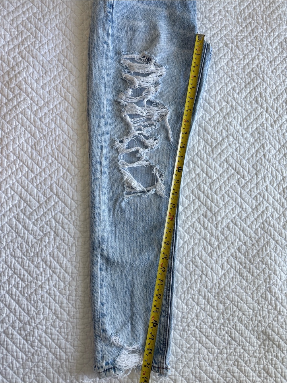 American Eagle Outfitters Light Wash Blue Distressed MoM Jeans Size 2 - Picture 5 of 14
